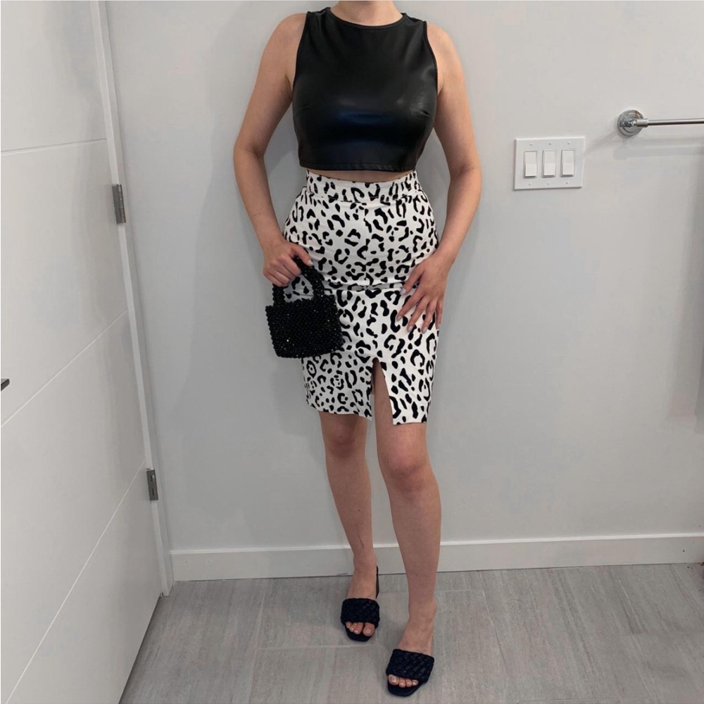 NWT ANN TAYLOR Snow Leopard Pencil Skirt